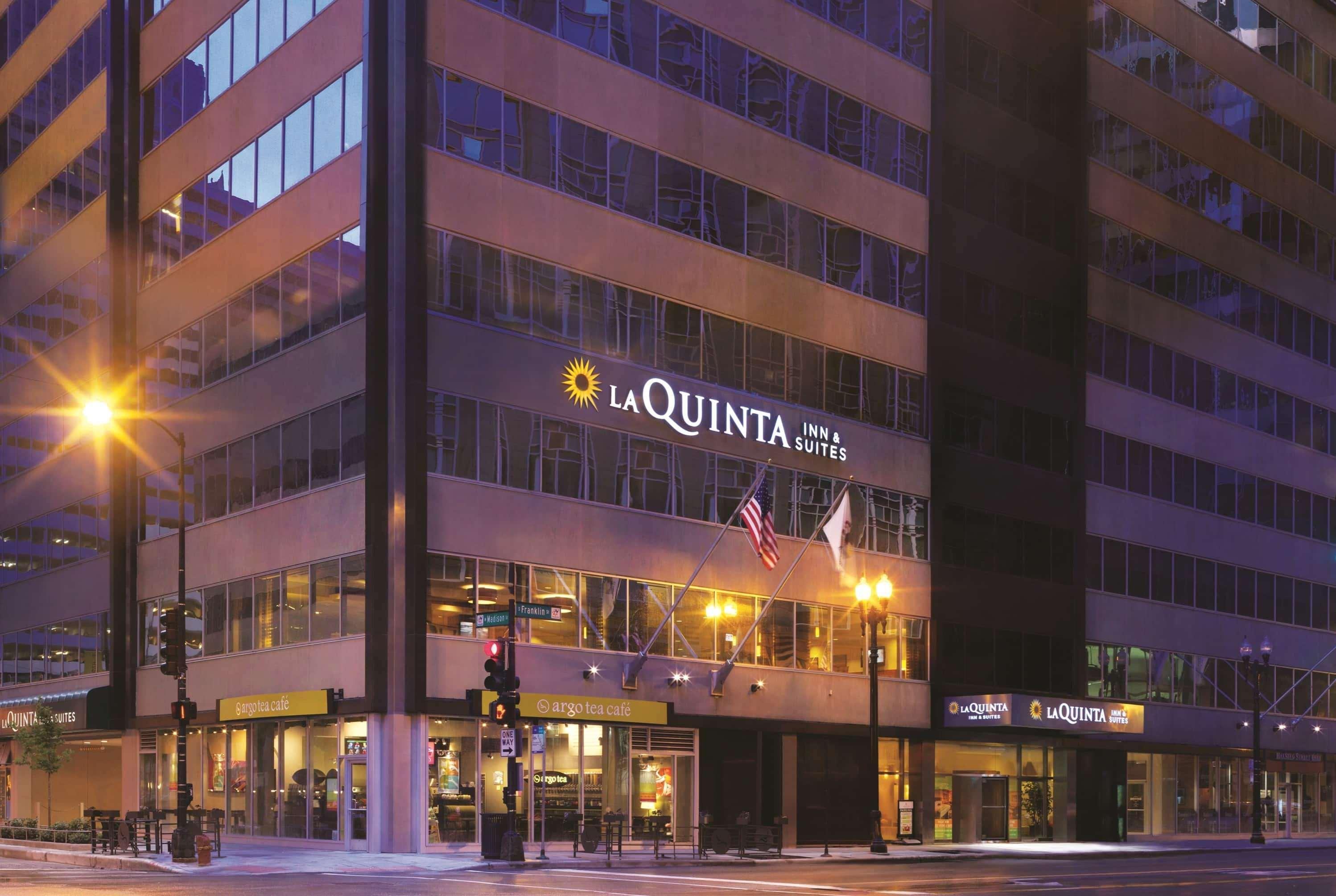 La Quinta By Wyndham Chicago Downtown Hotel Exterior photo