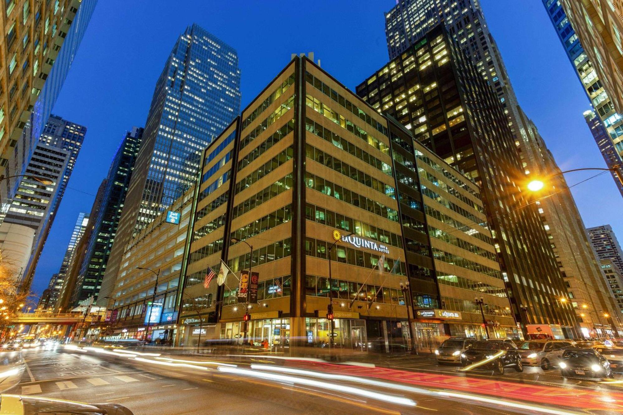 La Quinta By Wyndham Chicago Downtown Hotel Exterior photo