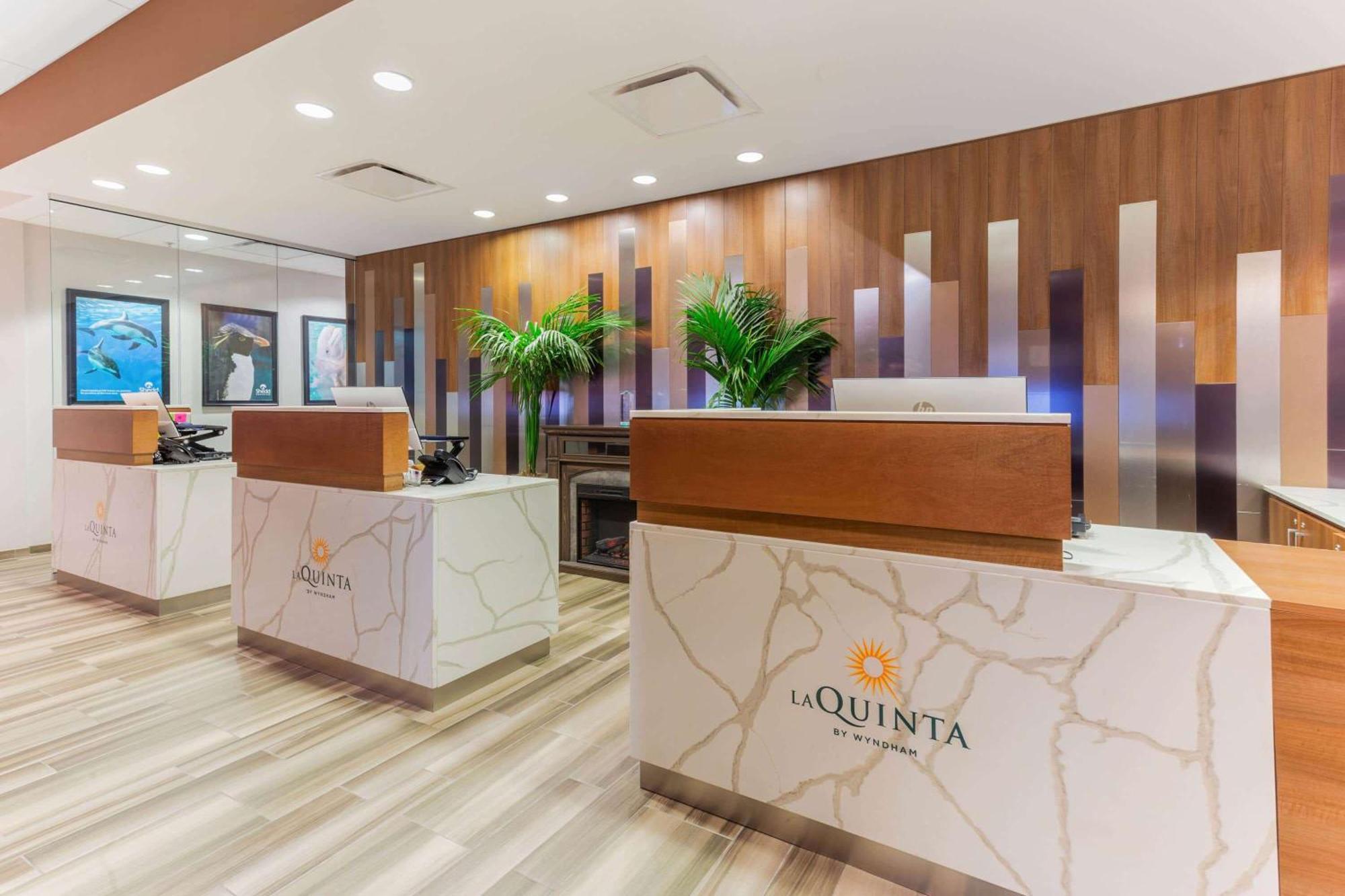 La Quinta By Wyndham Chicago Downtown Hotel Exterior photo